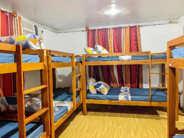Mixed Dorm, 20 Beds، Westcoast Guest House 3/5