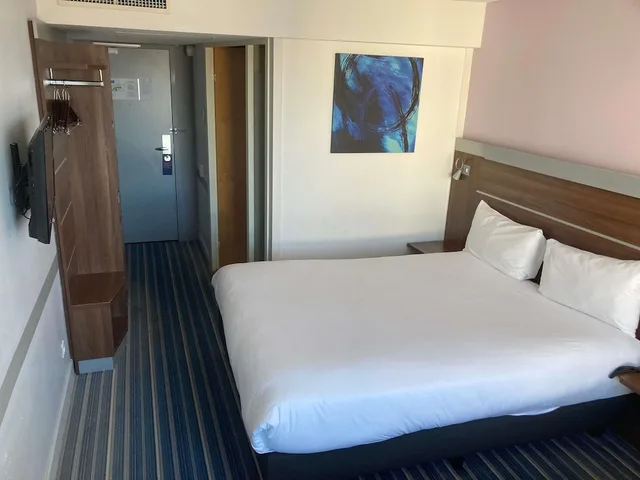 Renovated, Double Bed، Novotel Marseille Centre Gare 2/6