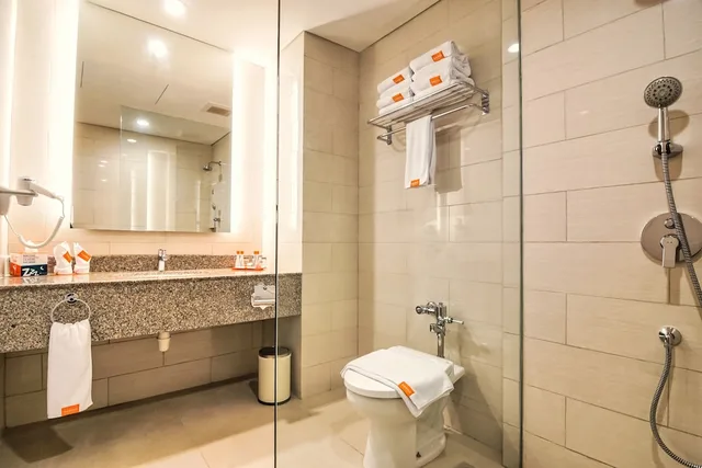 Harris, Double Bed, Pool Access، Harris Resort Waterfront Batam 2/2