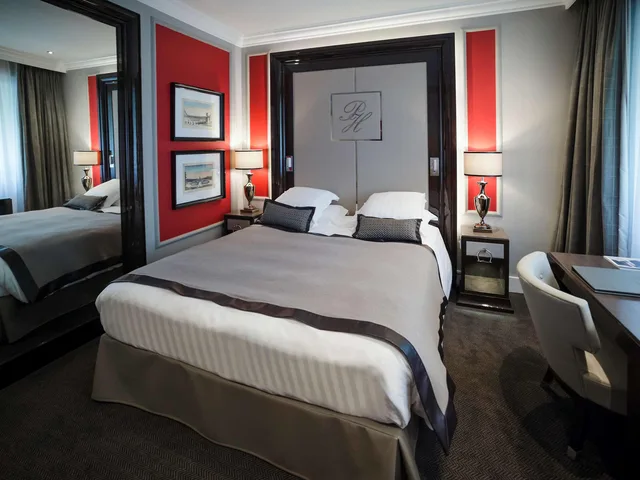 غرفة كلاسيكية بسرير مزدوج بإطلالة على المدينة، Park Hotel Grenoble - Handwritten Collection 1/2
