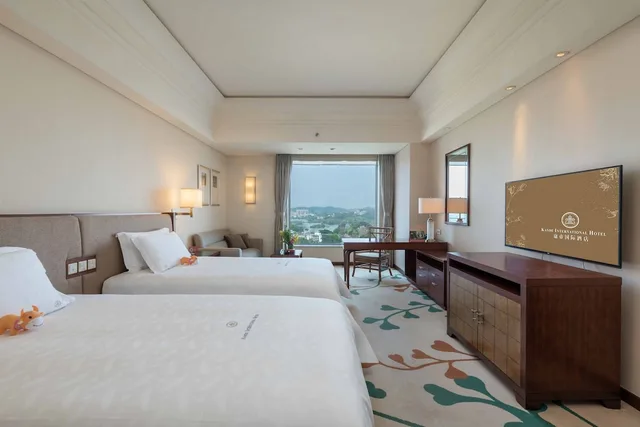 غرفة سوبيريور بسريرين منفصلين بإطلالة على البحيرة، Kande International Hotel Huizhou 2/4