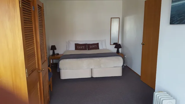 غرفة اقتصادية عائلية، Cascades Lakefront Motel 2/2