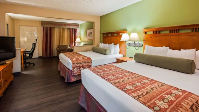 Standard, 2 Queen Beds, Accessible, Best Western Plus King's Inn & Suites 1/9