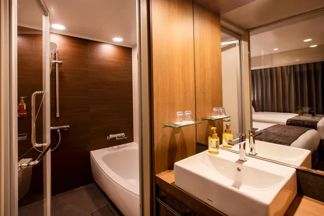 غرفة بريميير بسريرين منفصلين في طابق مرتفع، Karaksa Hotel Grande Shin-Osaka Tower 8/9