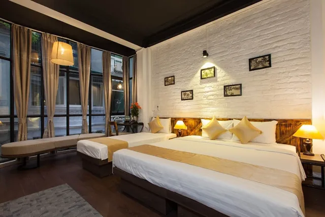Family, 1 Double and 1 Single Bed, City View, Luxury Backpackers 1/1