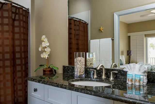 جناح ديلوكس بسرير كينج وسريرين كوين بغرفتي نوم بمطبخ، Olde Marco Island Inn And Suites 1/1