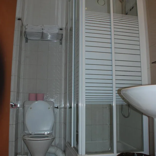 غرفة رباعية، RESIDENCE DE LA TOUR 8/10