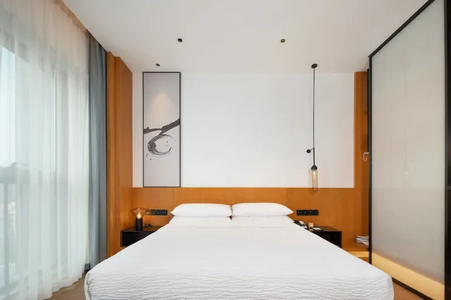 غرفة قياسية ركنية بسرير كينج، Fairfield by Marriott Zhuhai Xiangzhou 1/5