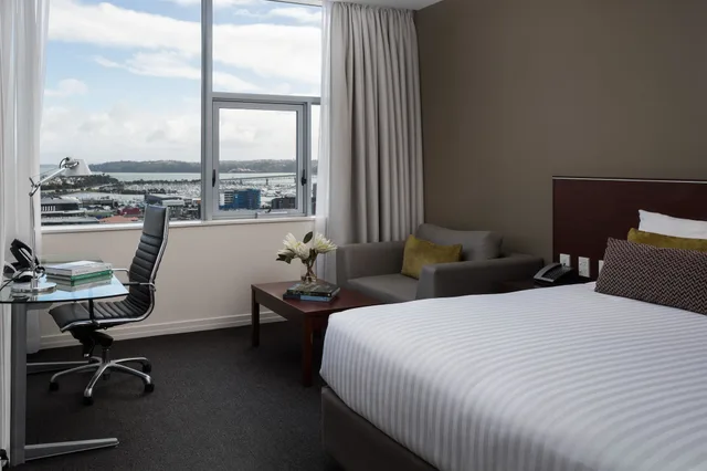 غرفة بريميوم بسرير كينج، Rydges Auckland 3/6