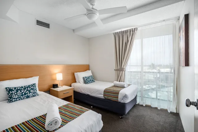 2 Bedrooms, Ocean, Superior, Queen and Twin Beds، LANDMARK RESORT 1/10
