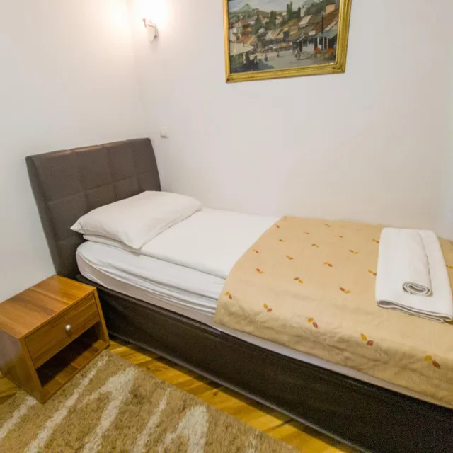 غرفة مفردة، Hotel Herc 2/10