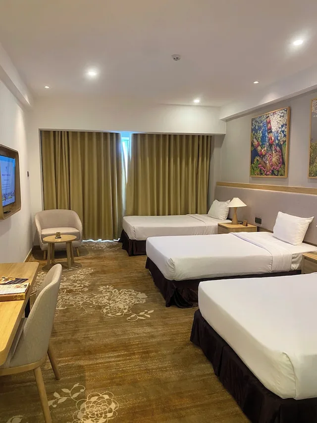 غرفة بريميوم ثلاثية بثلاثة أسرّة بإطلالة على النهر، TTC Hotel - Can Tho 1/4