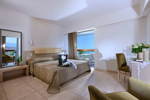جناح بسرير مزدوج بإطلالة على البحر مع أريكة، Sitia Beach City Resort and Spa 6/10