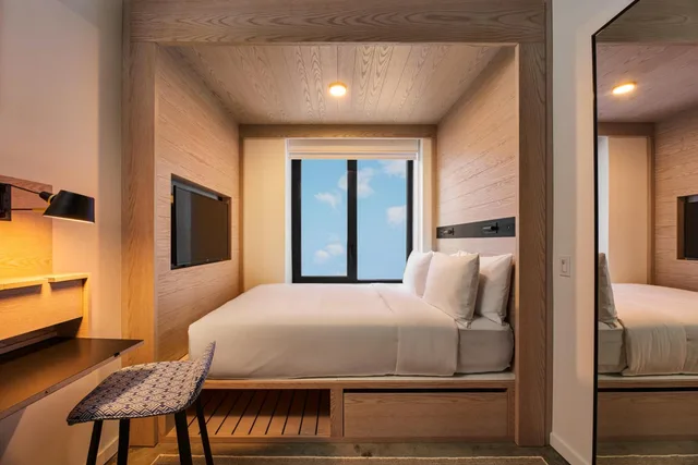 غرفة قياسية، Radio Hotel 2/2