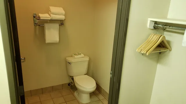 غرفة بسرير كينج، Travelodge by Wyndham Carlsbad NM 3/4