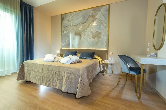 جناح بسرير كوين مع أريكة، Savoia Thermae Spa 2/8