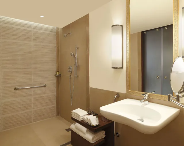 غرفة بسرير كينج، DoubleTree by Hilton Agra 4/9