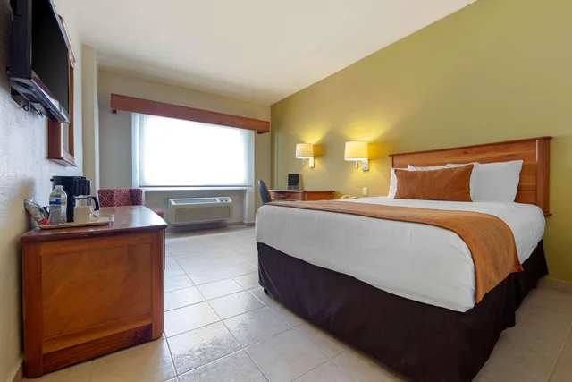 جناح بسرير كينج، Comfort Inn Monterrey Valle 1/6
