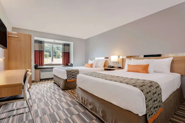 غرفة بسريرين كوين، Microtel Inn And Suites By Wyndham Clarion 2/6