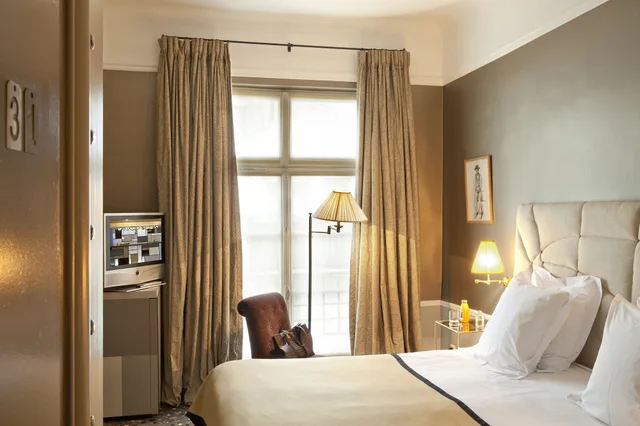 غرفة كلوب رباعية بسرير كوين مع أريكة، Hotel Therese 1/7
