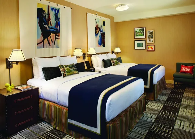 غرفة بسريرين مزدوجين، Lincoln Hotel 1/6