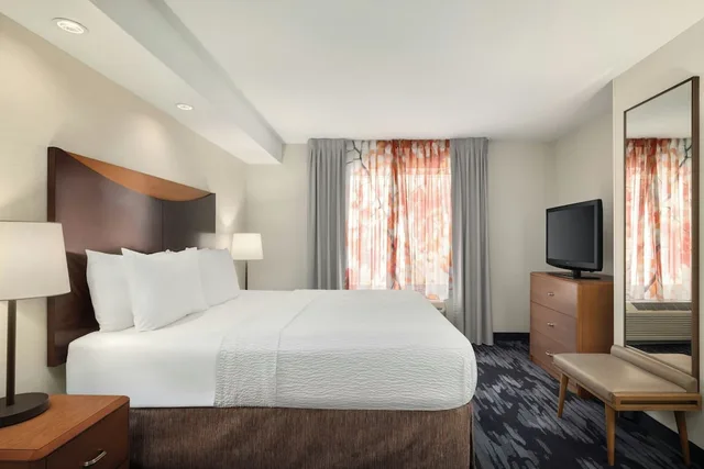 جناح بسرير كينج مع أريكة، Fairfield Inn & Suites Marietta 1/3