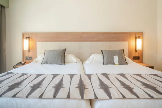 Double Room Garden View DDJB، RIU Flamingos - All Inclusive 1/8