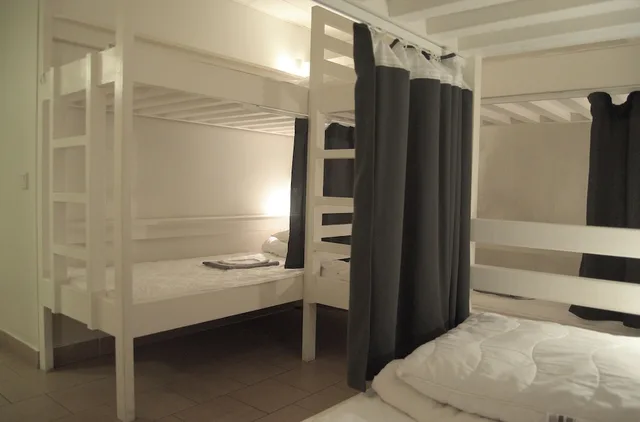 Female Dorm, Female Only, Basic, 10 Bunk Beds, No Window, Private Bathroom، Hostel Dalagatan 1/6