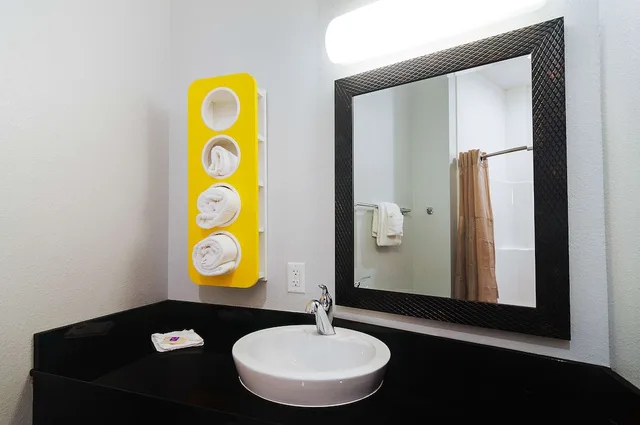 غرفة قياسية بسرير كينج، Motel6 Midland Tx 8/8