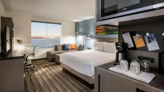 غرفة بسرير كينج، Hyatt House East Moline/Quad Cities 3/3