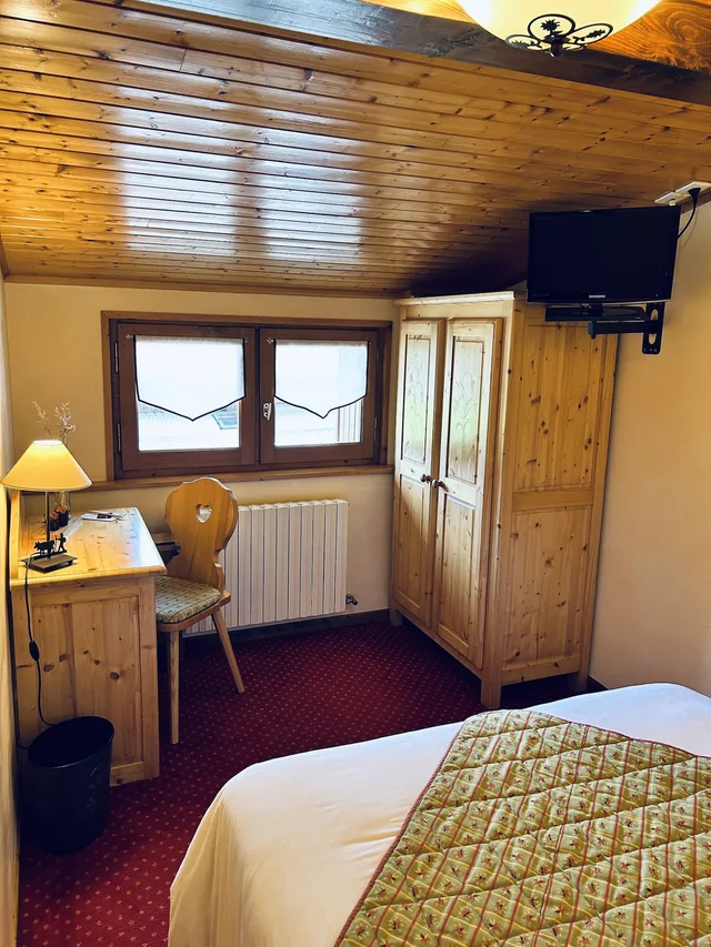 غرفة كومفورت مفردة بسرير مزدوج، Hotel Les Prodains 1/2