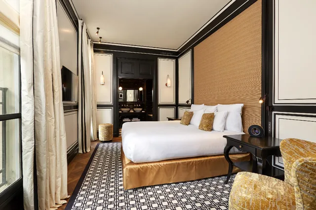 جناح بسرير مزدوج، Pavillon de la Reine 1/2