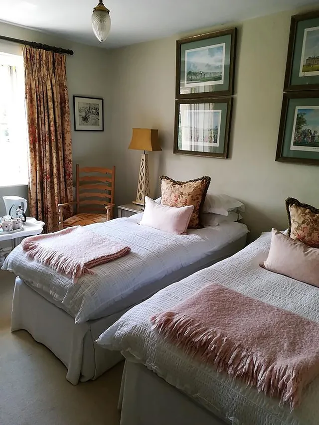 جناح بسريرين منفصلين وسرير كينج، Heron House Bed &amp; Breakfast 1/2
