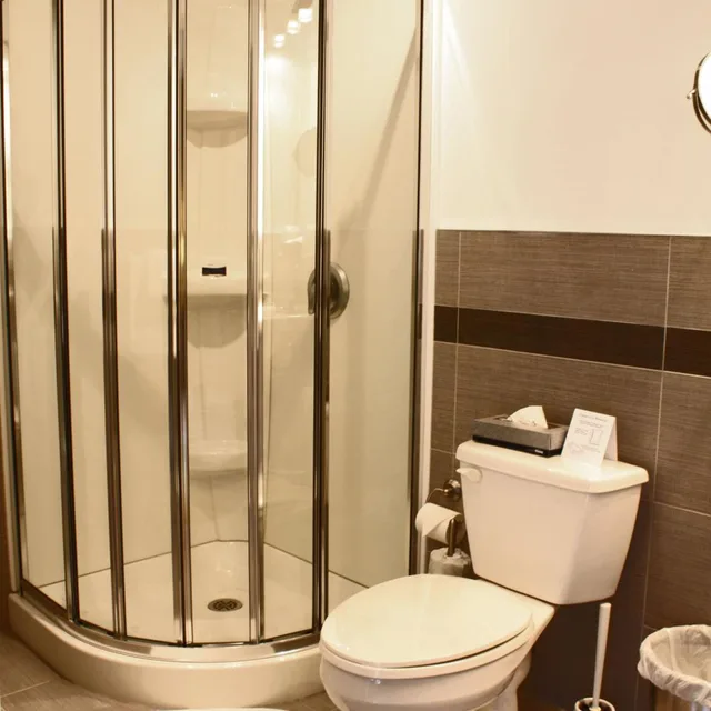 غرفة سوبيريور بسرير كينج وسرير كوين، Hotel Quartier des Spectacles 8/8