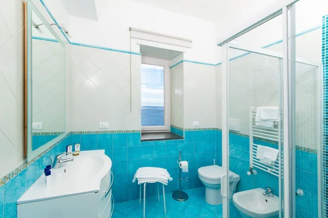 1 Bedroom, Apartment, 2 Double and Twin Beds, Sea View، Residence Due Torri 5/6