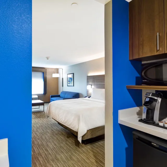 1 Bedroom, Suite, Accessible, Holiday Inn Express & Suites Houston NASA - Boardwalk Area 3/8