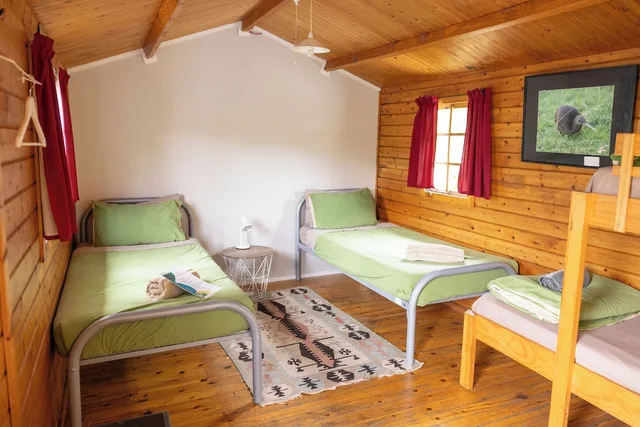 Exclusive, Multiple Bedrooms, 5 Double Beds, 2 Bunk Beds, 5 Queen Beds، Bay of Islands Lodge 6/10