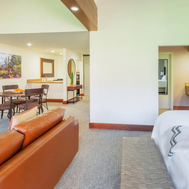 جناح بسرير كينج، Ventana Canyon Club and Lodge 3/8
