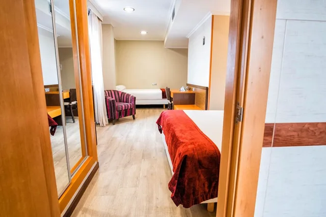 غرفة ثلاثية بثلاثة أسرّة، Hotel Alda Bonaval 3/5