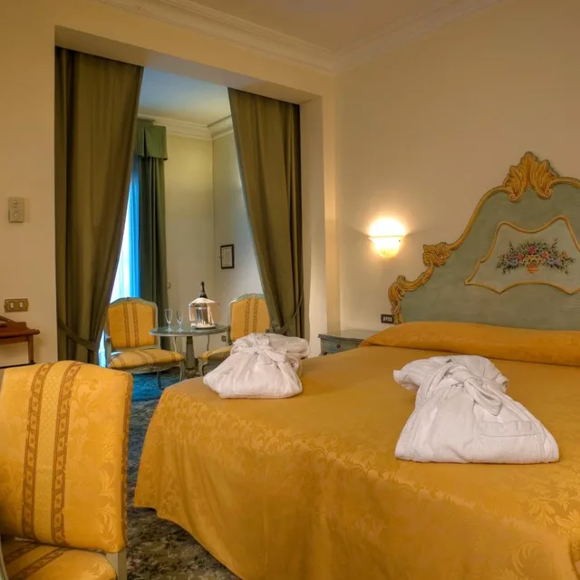 جناح جونيور، Hotel Terme Venezia 1/4