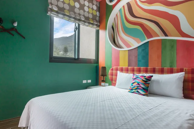 غرفة كومفورت ثلاثية بسرير كوين وسرير فردي بشرفة، The Dawn B&B 1/6