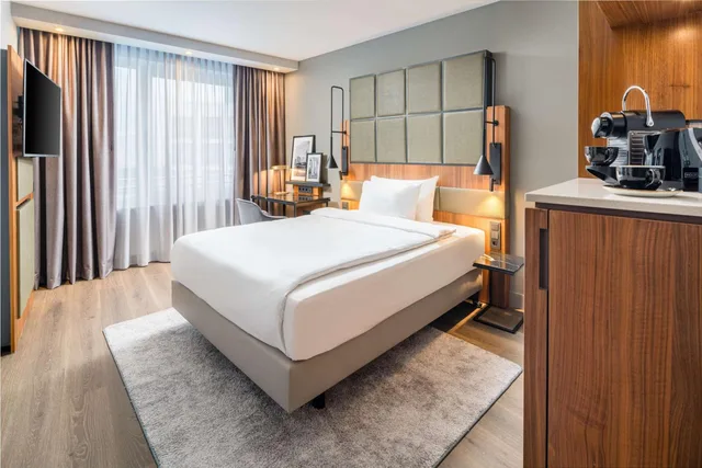 غرفة قياسية بسرير كينج، Radisson Blu Hotel, Hamburg Airport 9/10