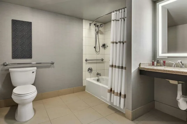 غرفة بسرير كوين، Portland Marriott Downtown Waterfront 3/10