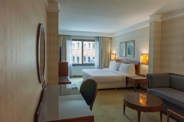 غرفة قياسية بسرير كوين، Radisson Blu Martinez Beirut 7/10