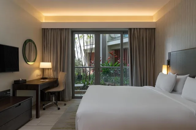 جناح بسرير كينج بغرفة نوم واحدة مع دخول الصالة، Radisson Blu Hotel Residence Nairobi Arboretum 1/10