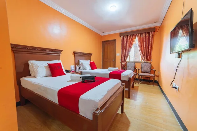 غرفة قياسية بسريرين منفصلين، RedDoorz Plus @ Starhomes Olivianville 3/4