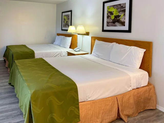 غرفة بسريرين كوين، Rodeway Inn and Suites Omak Okanogan 4/6