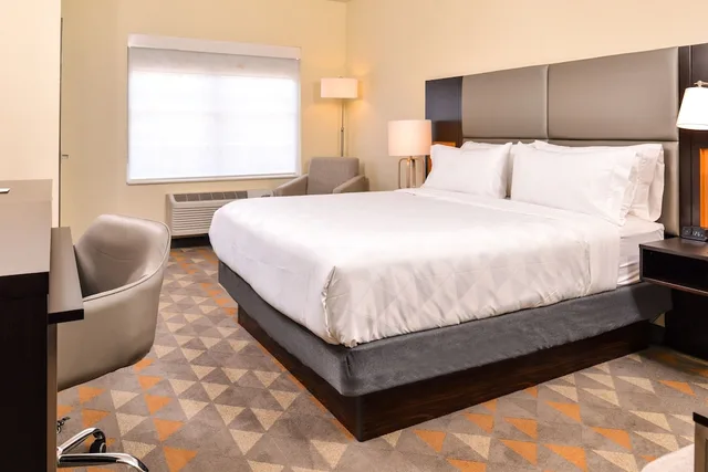غرفة قياسية بسريرين كوين لذوي الإعاقة، Holiday Inn Express Hotel And Suites Dallas Addison 3/7