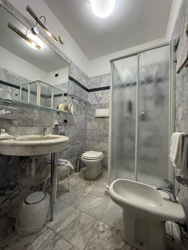 Economy, Single, Hill View، Parigi 4/6