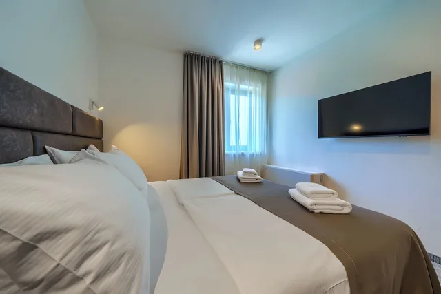 غرفة قياسية بسرير مزدوج بإطلالة على المتنزه، Hotel Alkar 5/10